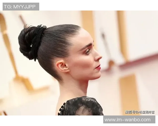 奥斯卡昏厥后首次公开亮相重返训练中心祝早日康复